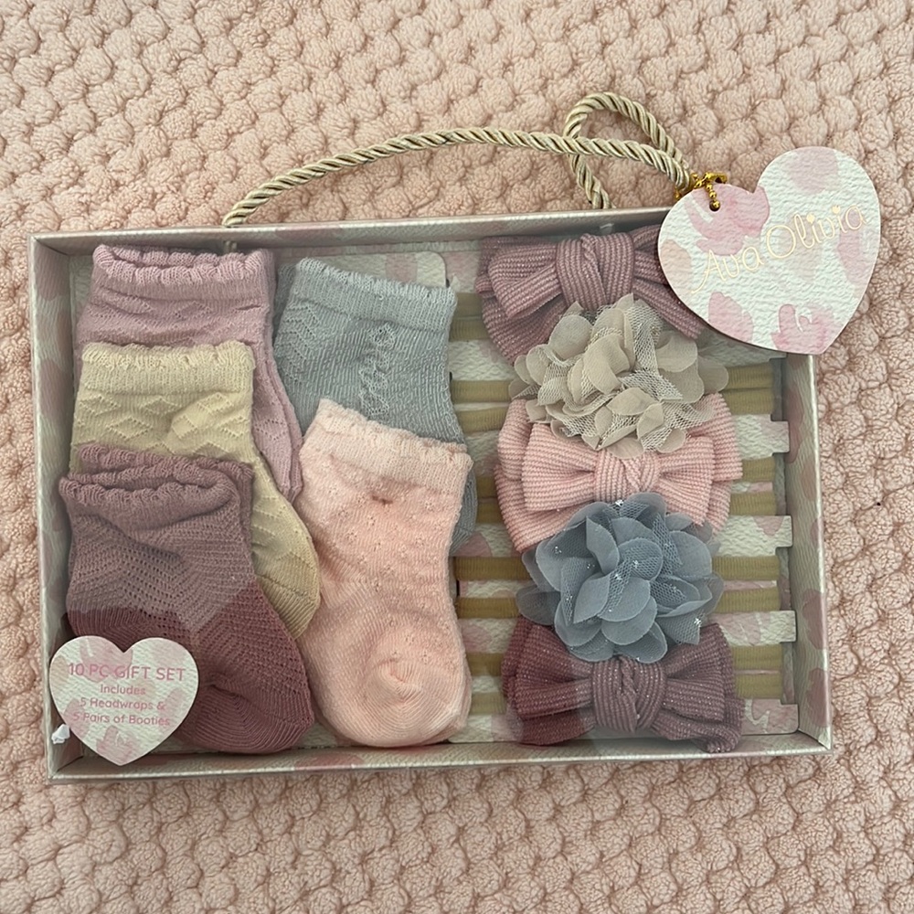 Infant Headwrap & Bootie Set